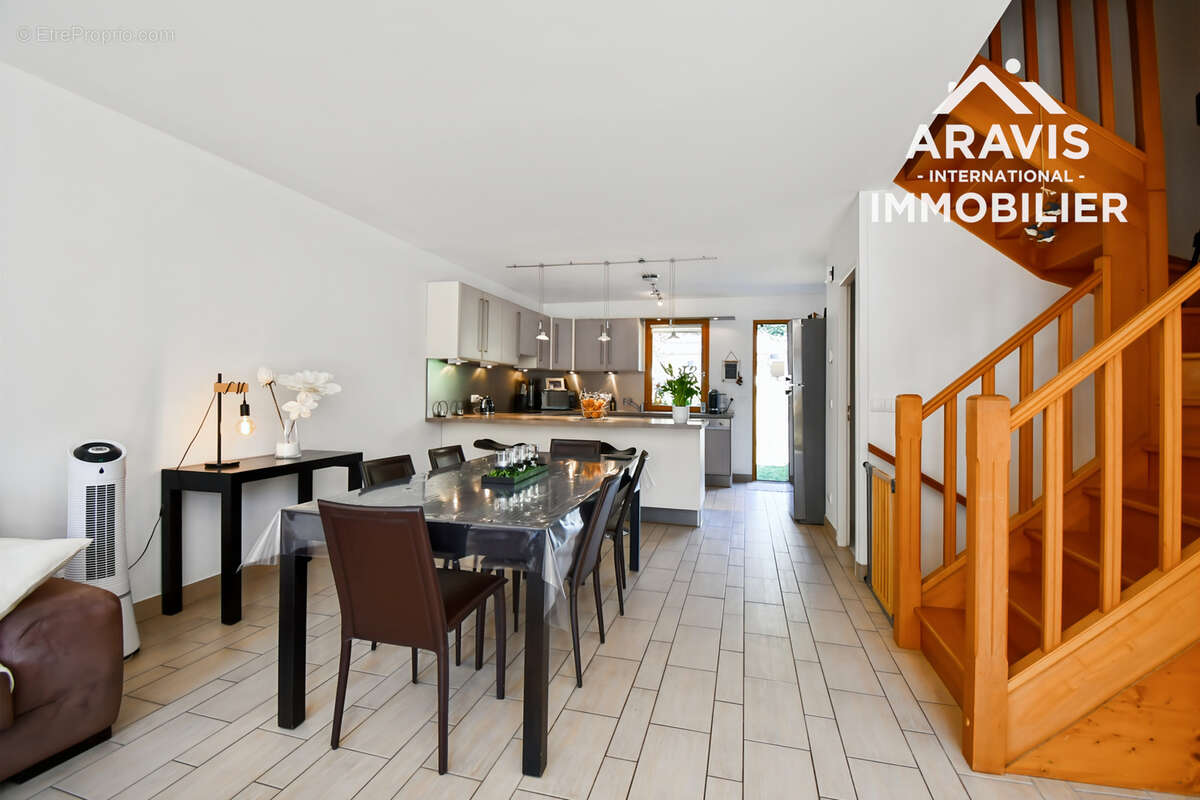 Maison mitoyenne, 3 chambres, avec jardin, garage à Thônes - photo 3
