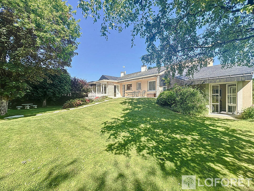 Maison à SAINT-MACAIRE-EN-MAUGES