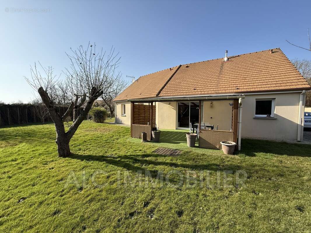 Maison à SAINT-VICTEUR