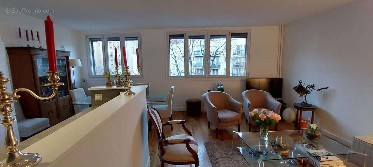 Appartement à PARIS-16E