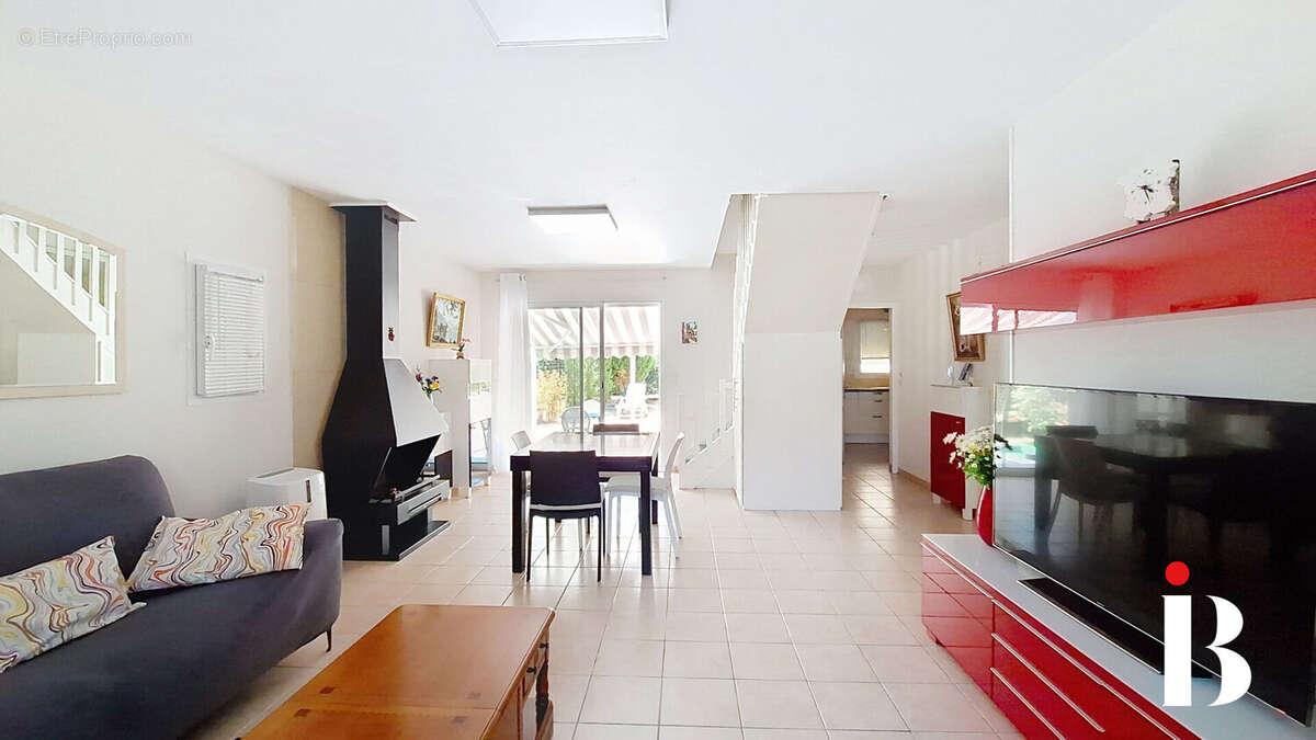 Saint-herblain chézine  maison familiale avec vie de plain-pied  calme absolu ? terrain de 654 m² - photo 3