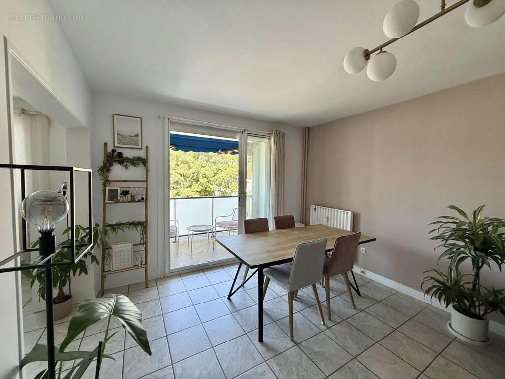 Appartement à BOURG-LES-VALENCE