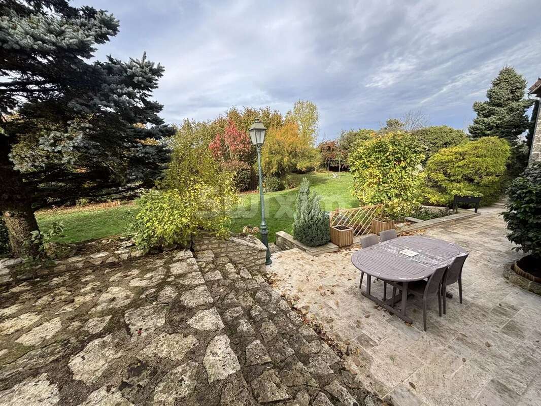 Maison à BIERRY-LES-BELLES-FONTAINES