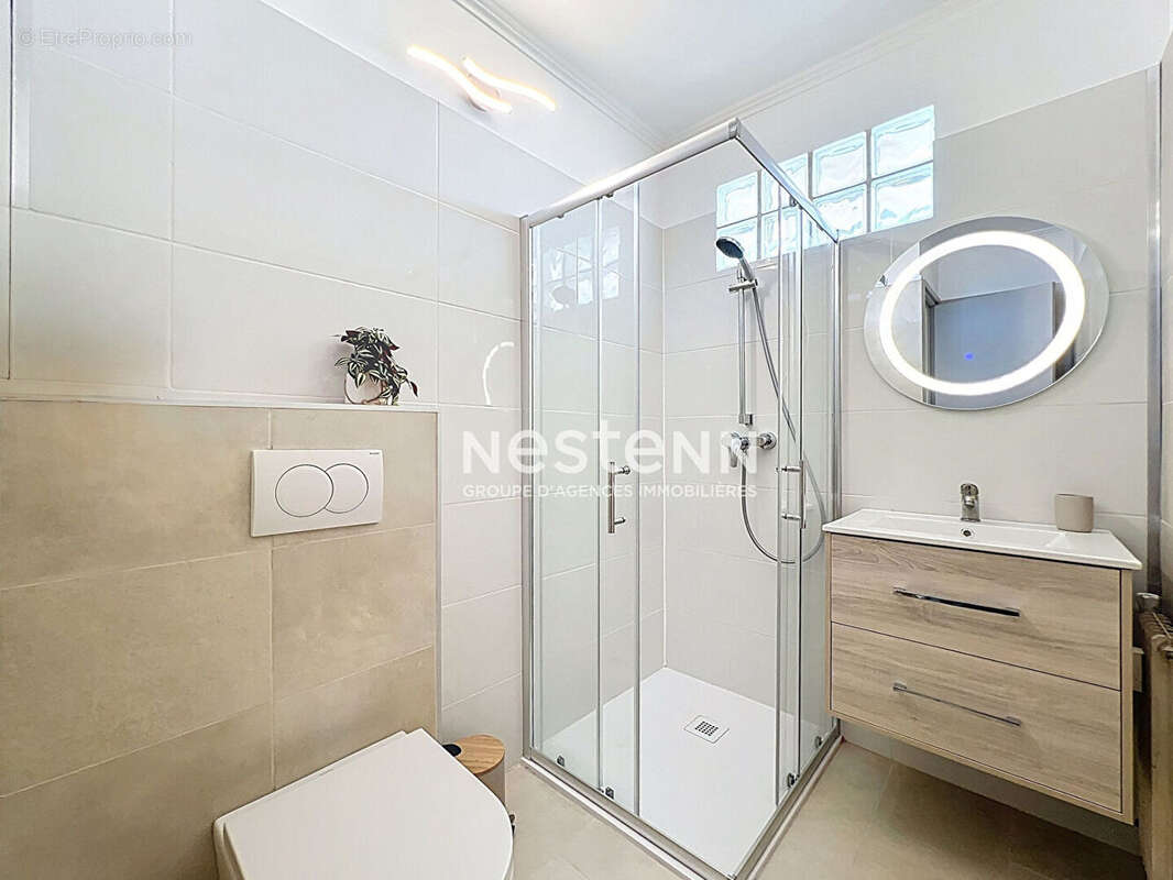 Golfe Juan - Studio - 27m² - Vue mer - Dernier étage - Centre ville - Terrasse - Sud - Cave - photo 6