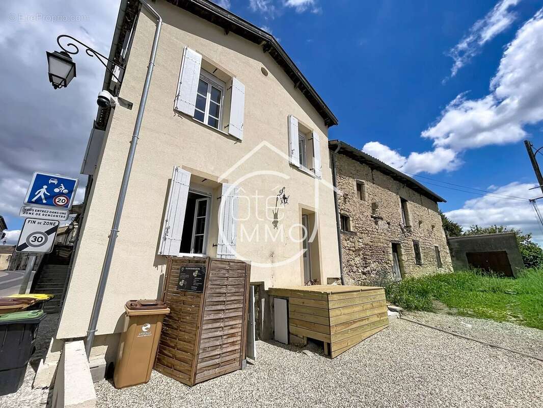 Maison à VAYRES