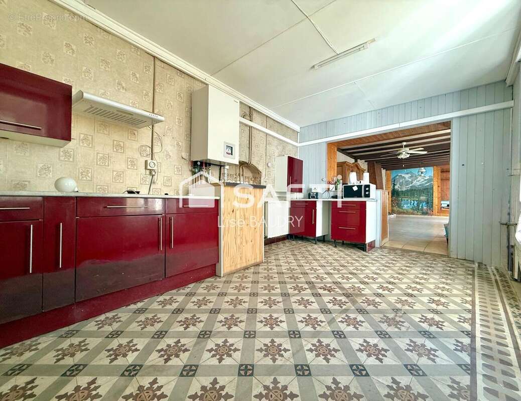 Maison 145 m² à Le Poire-Sur-Velluire  - photo 3