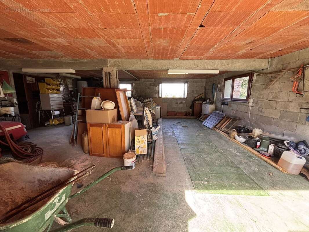 Garage avec fosse