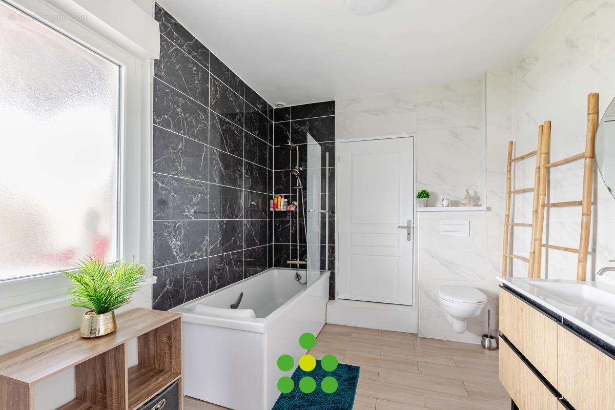 Maison à CHOISY-LA-VICTOIRE