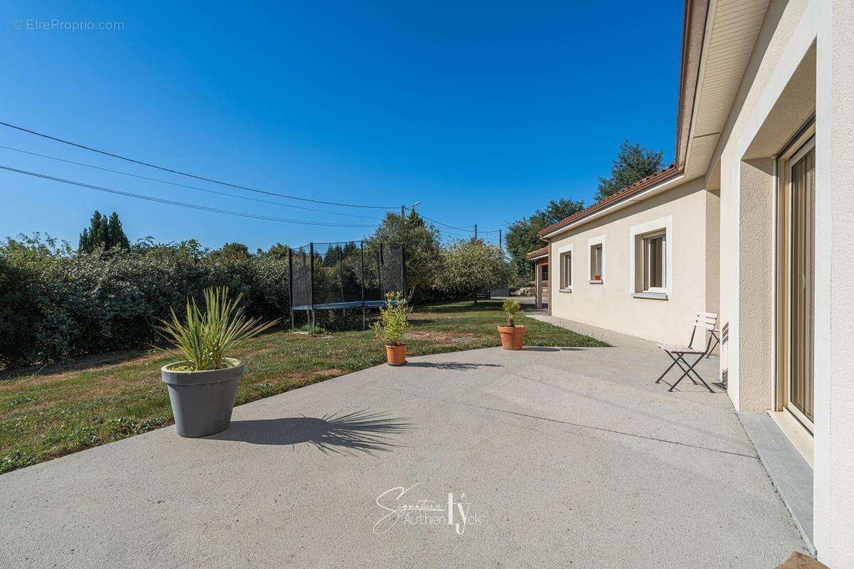 Maison 110 m² à Saint-Paul  - photo 11