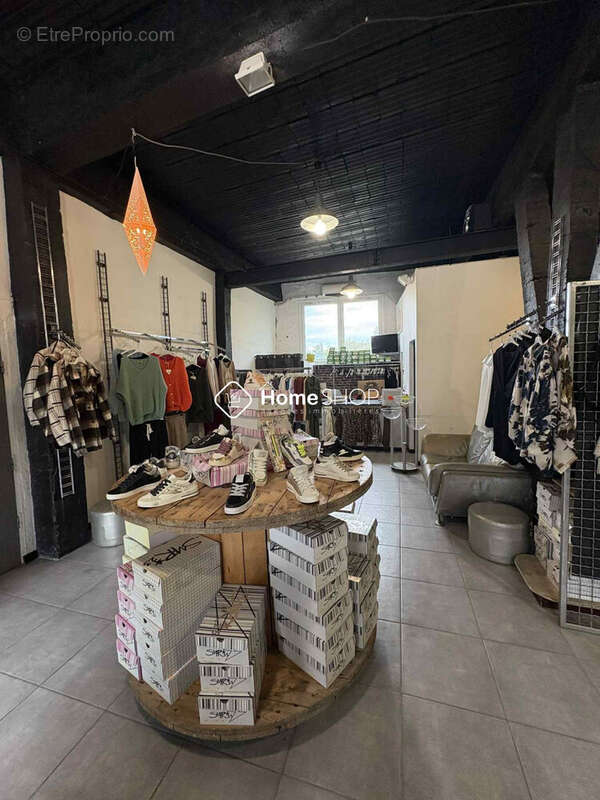 Commerce à LES PENNES-MIRABEAU