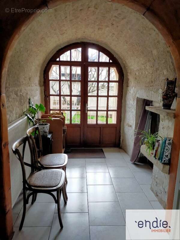 Maison à AVOT
