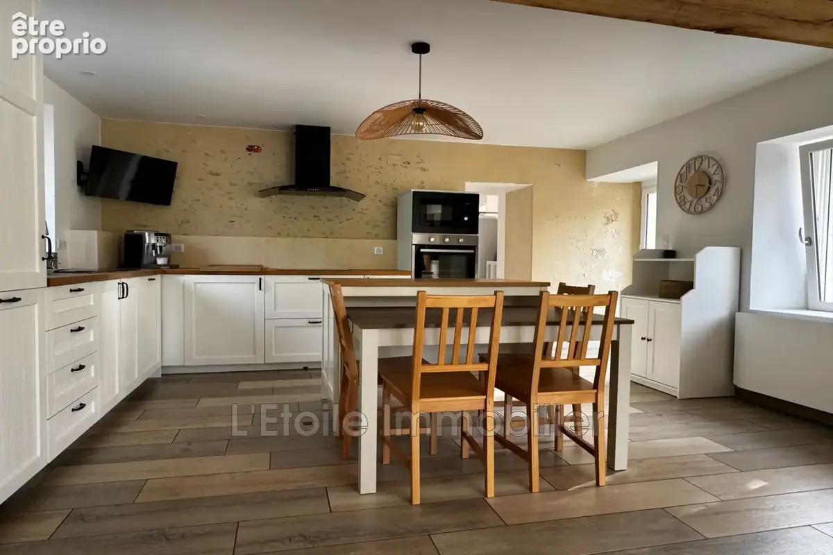 Maison 5 pièces 101 m² à vendre à Mortagne-Au-Perche (61400) - photo 2