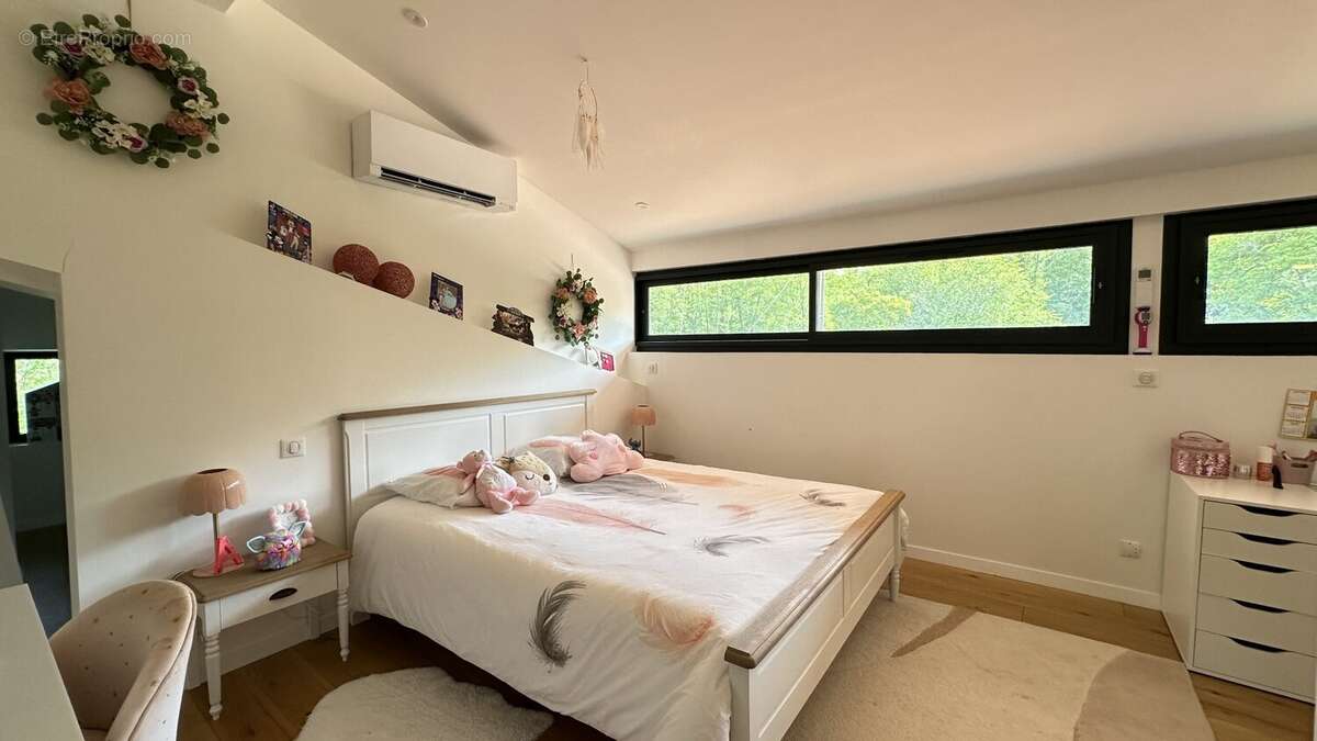 Lieu exceptionnel de 15 hectares dont 3 hectares d'etang pour cette propriete de 322 m2 - photo 25