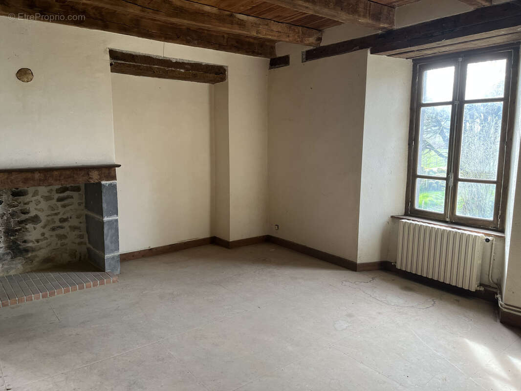 Maison à CHALVIGNAC