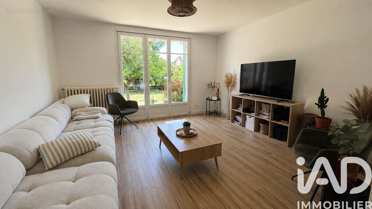 Photo 2 - Maison à VIERZON