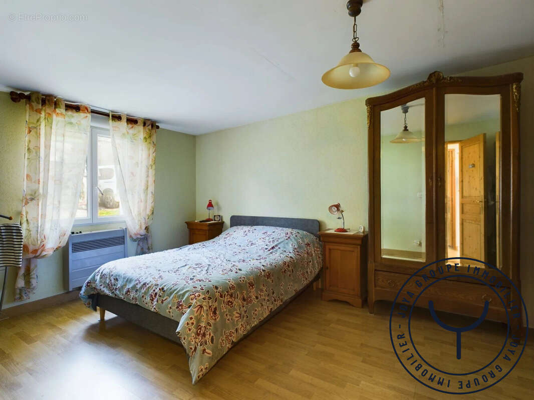 Maison 173 m² à Charmoy  - photo 8