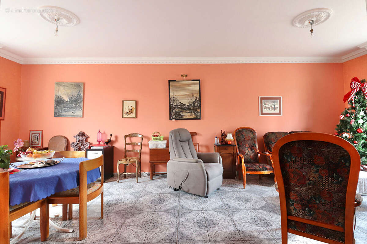 Maison à SAINT-MAUR-DES-FOSSES