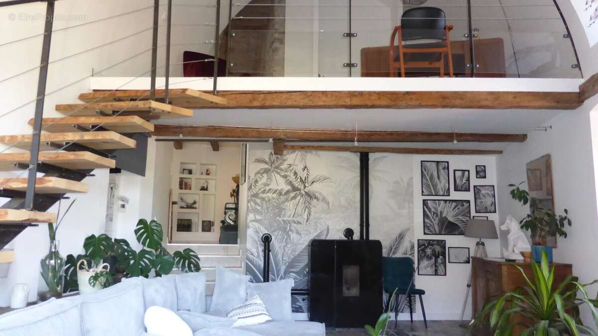 Maison à MOSTUEJOULS