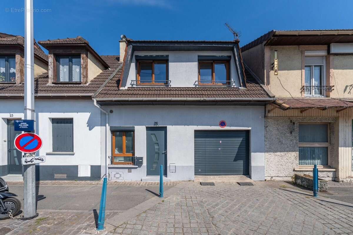 Maison à LA COURNEUVE