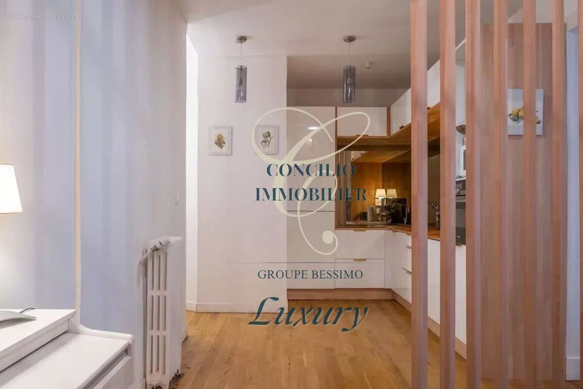 Appartement à PARIS-8E