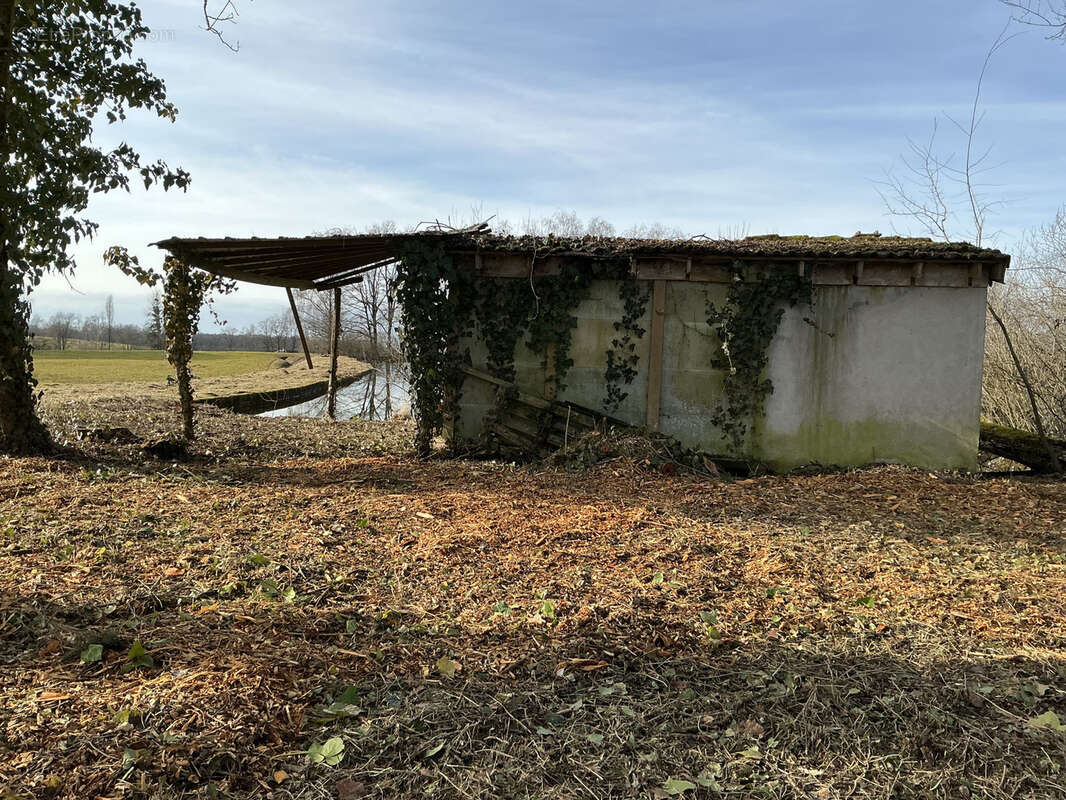 Terrain à MAGNIVRAY