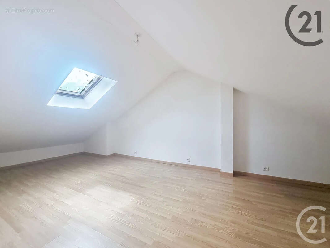 Maison à ROMILLY-SUR-SEINE