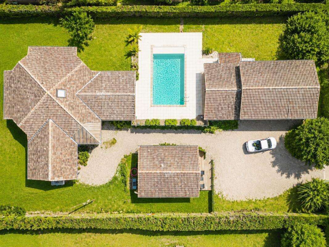 Maison à ANGRESSE