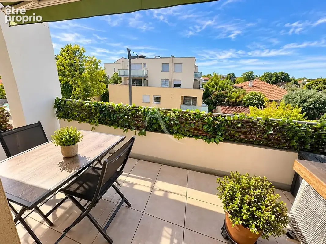 Colomiers HYPER CENTRE - Appartement T3- 65m² + 2 parkings + cellier - photo 12