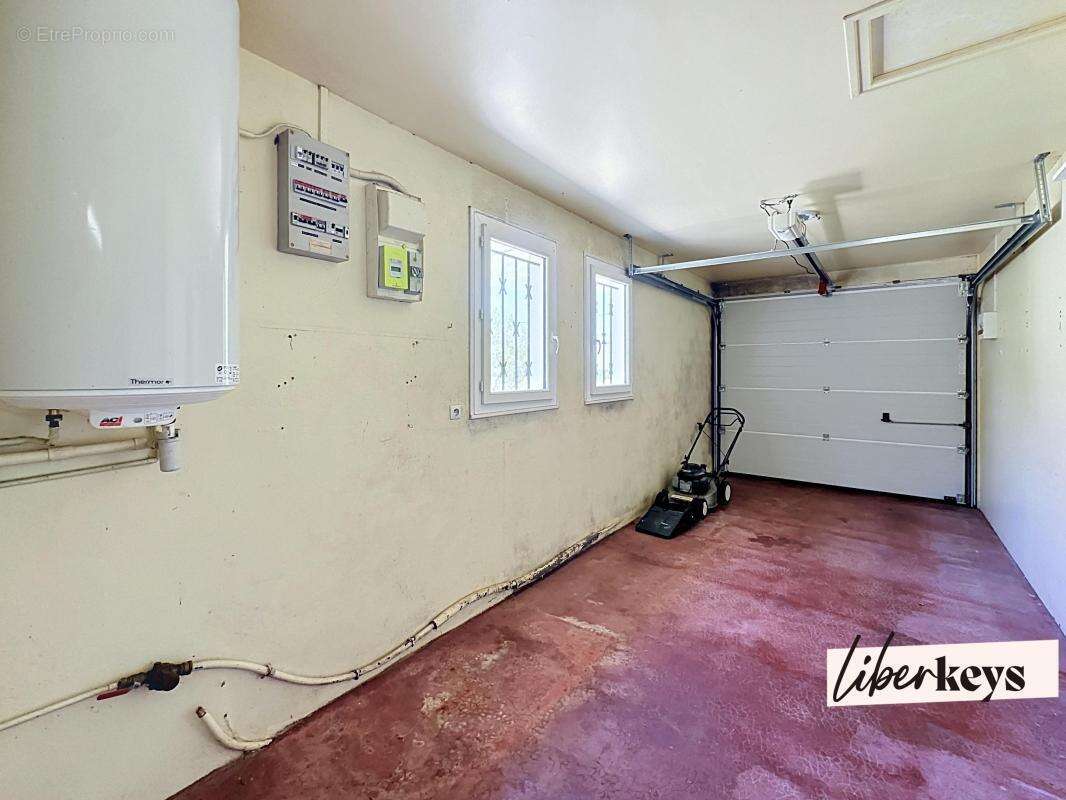 Maison de plain pied avec parc boisé - photo 10