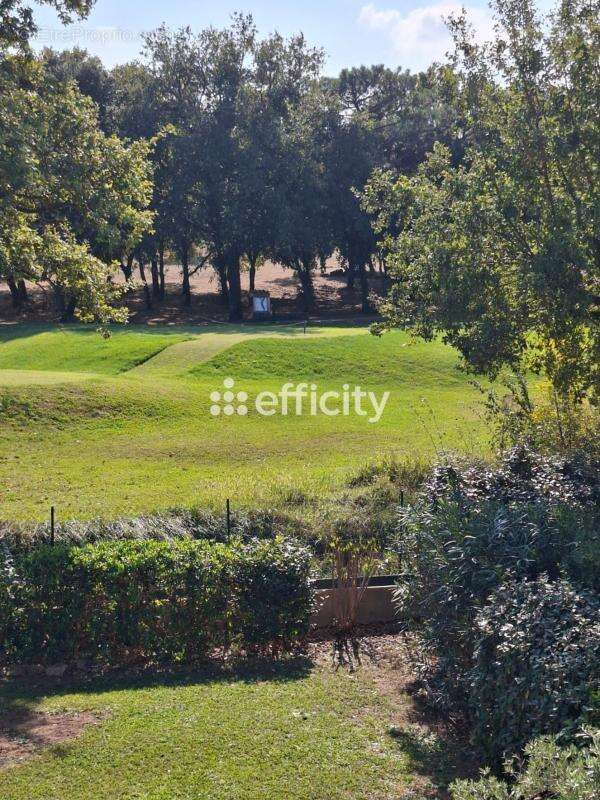 Maison à ROQUEBRUNE-SUR-ARGENS