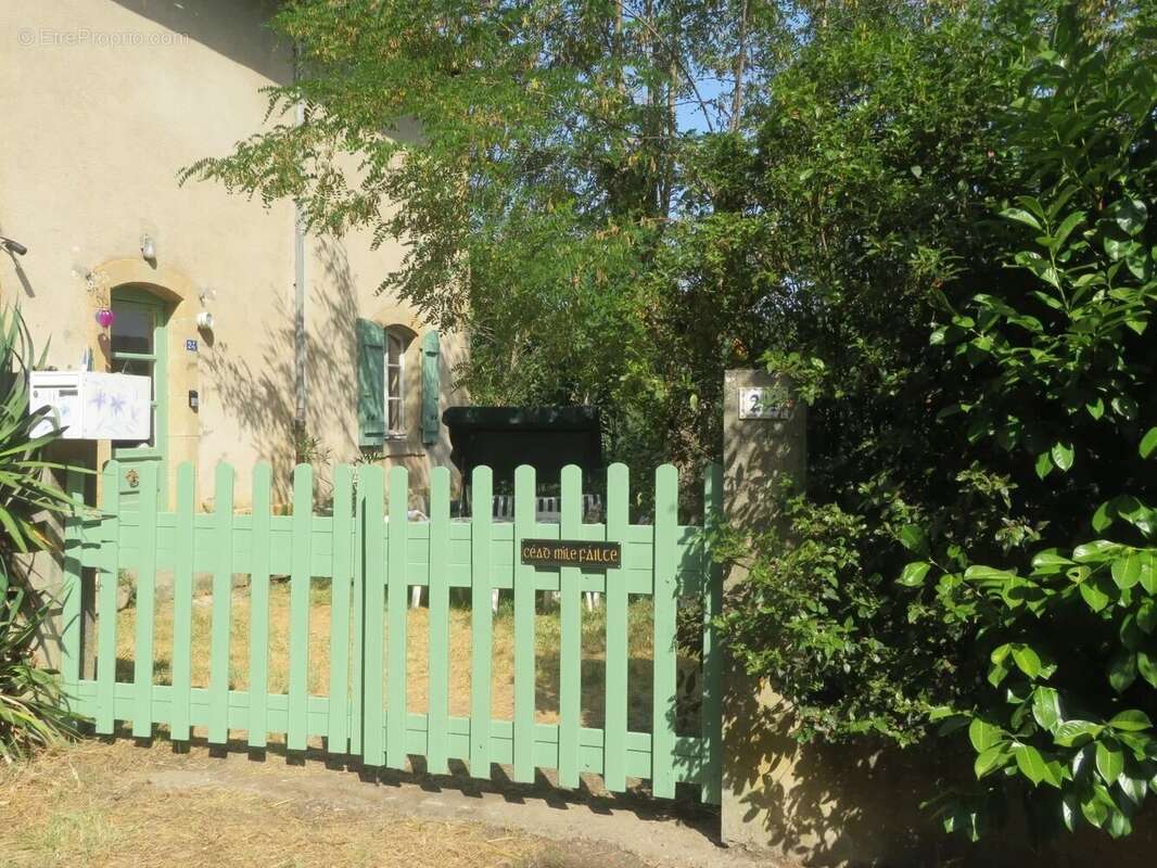 Maison à SAINTE-COLOMBE-SUR-L'HERS