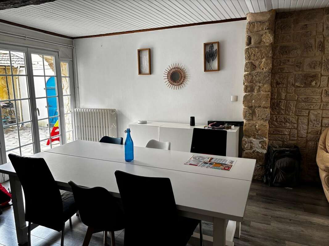 Maison à JUZIERS