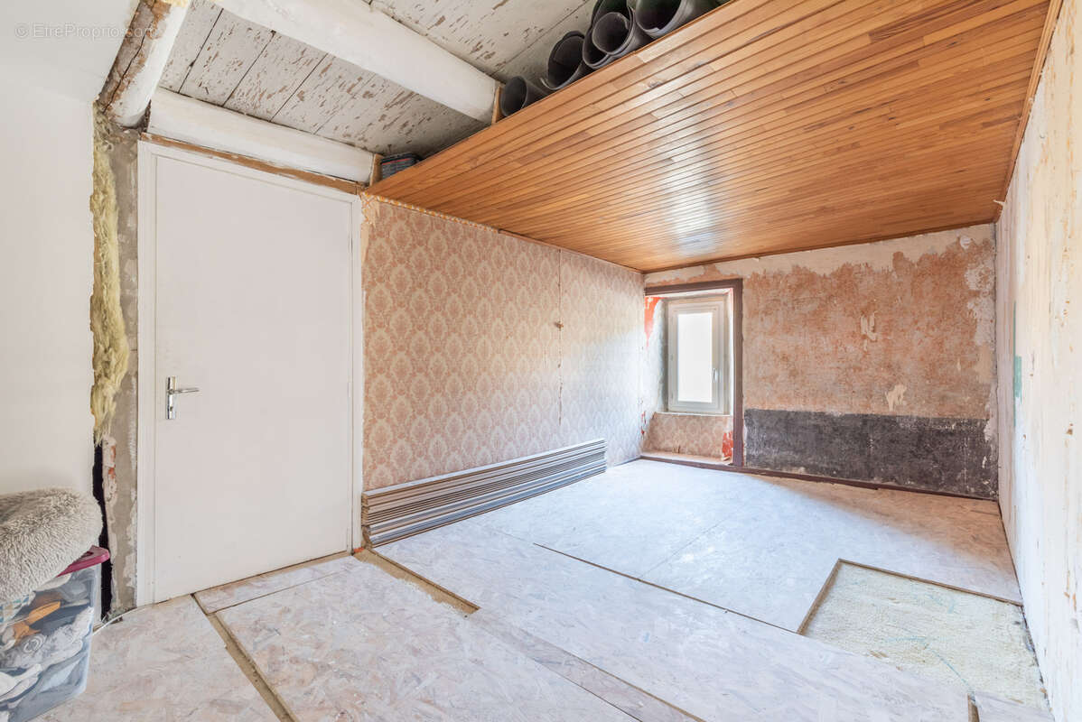 Maison à SAINT-GERMAIN-LAPRADE