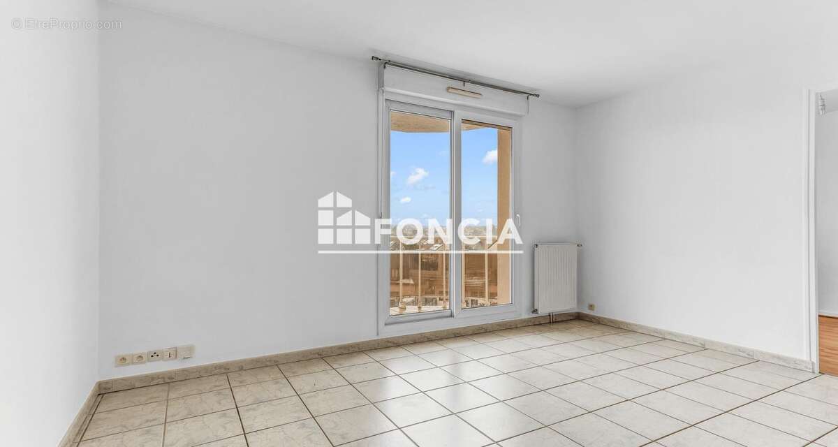 Appartement à CHILLY-MAZARIN