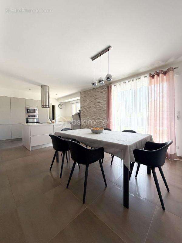 Maison à SAINTRY-SUR-SEINE
