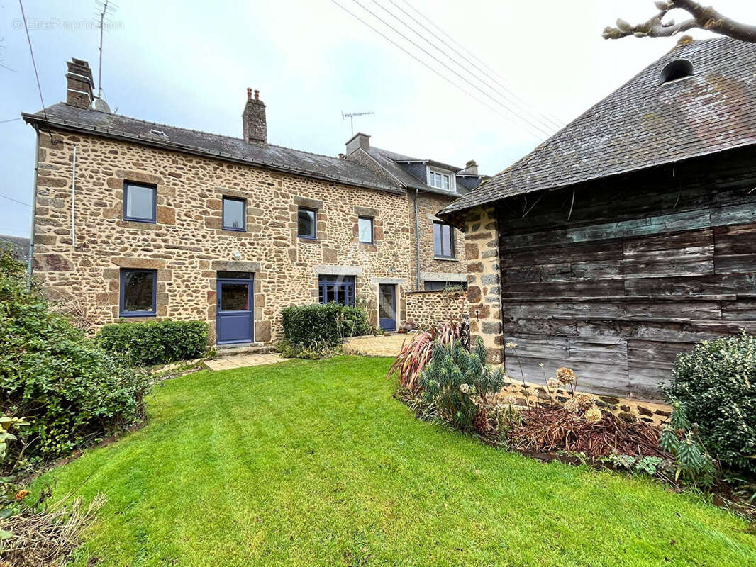 Maison à AMBRIERES-LES-VALLEES