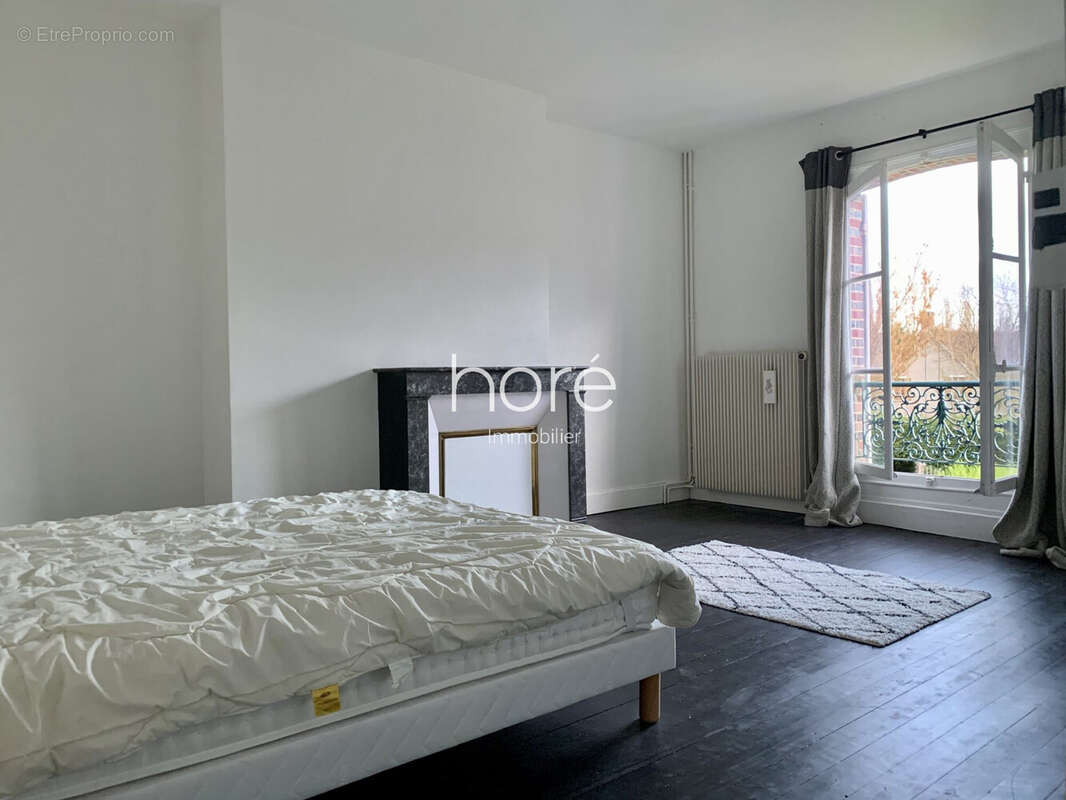 Maison à LA FERTE-LOUPIERE