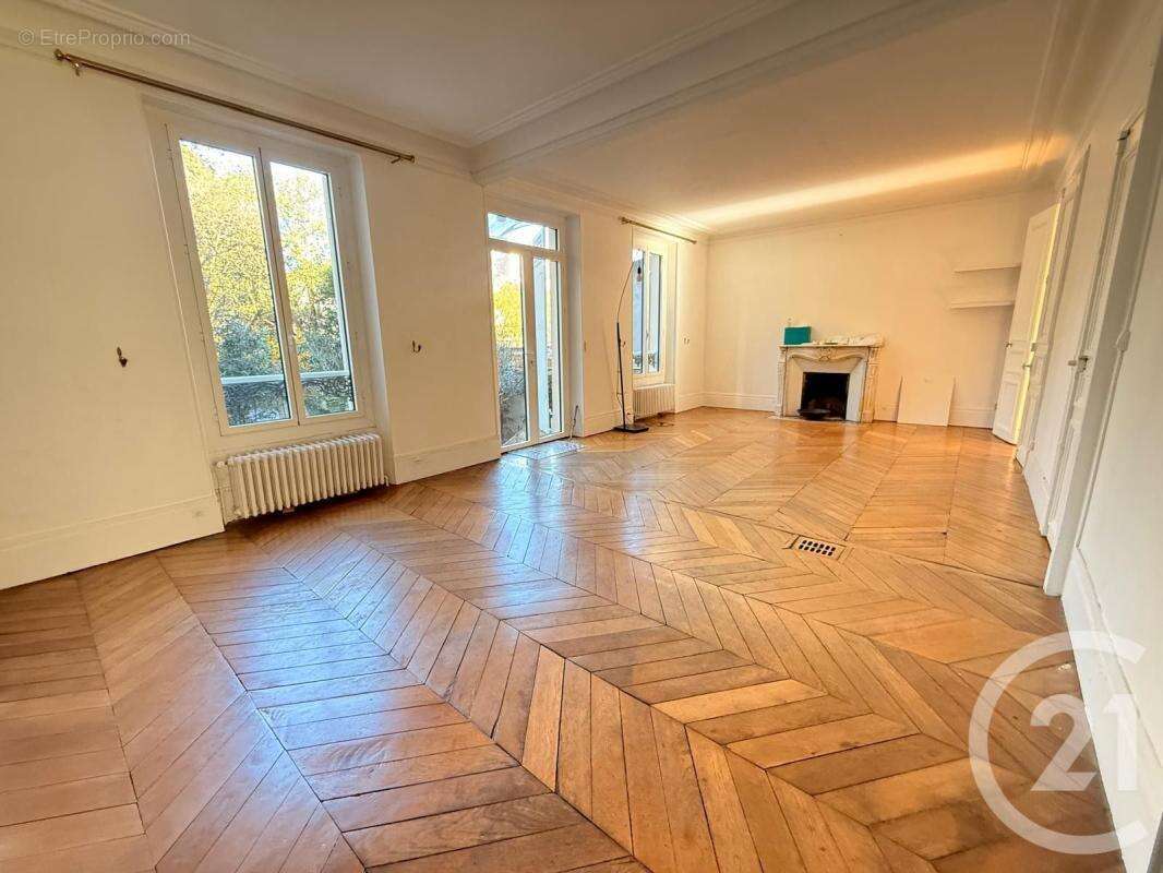 Appartement à FONTENAY-SOUS-BOIS
