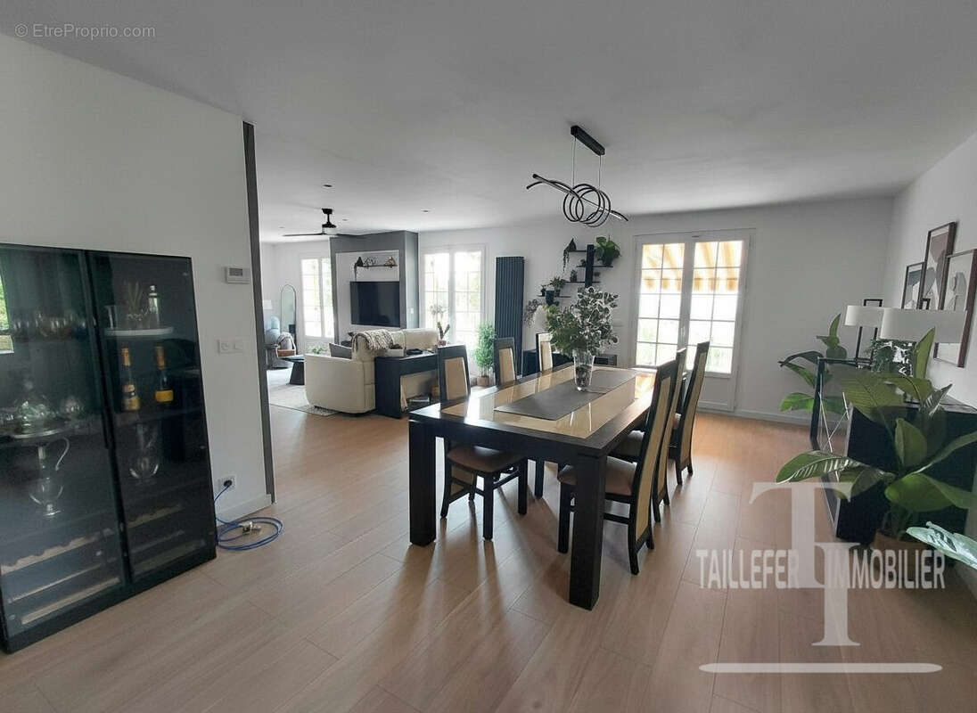 Maison 316 m² à Trelissac  - photo 3