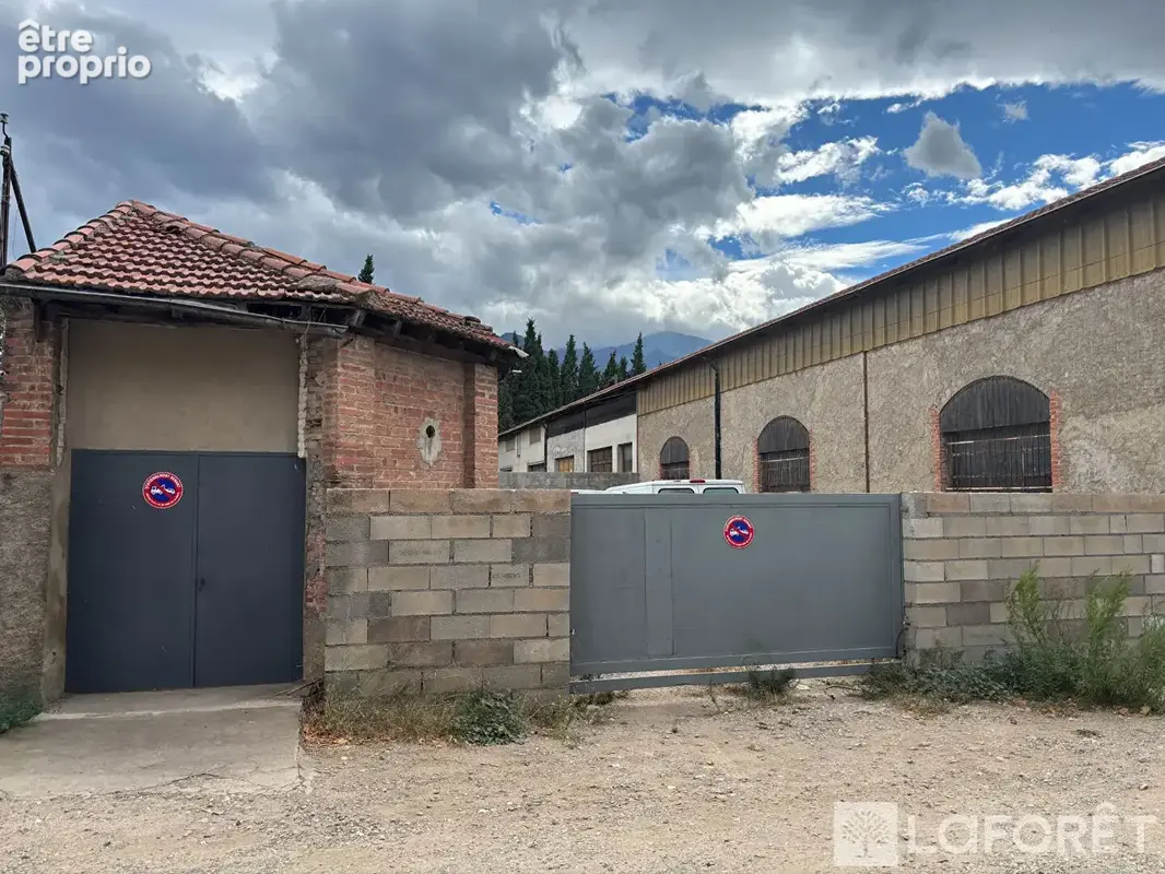Entrepôt de 62 m² avec grande cour extérieure - photo 10