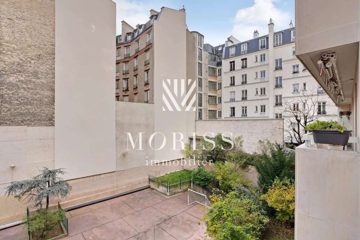 Appartement à PARIS-18E