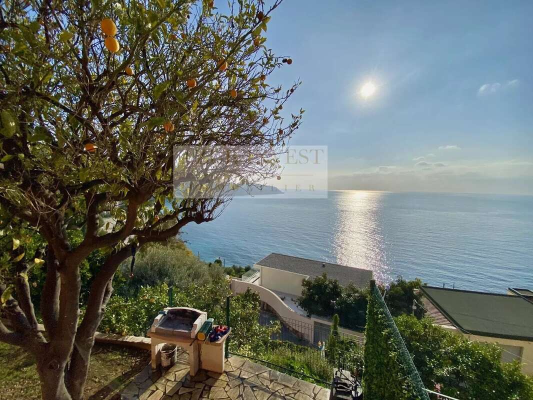 Appartement à ROQUEBRUNE-CAP-MARTIN