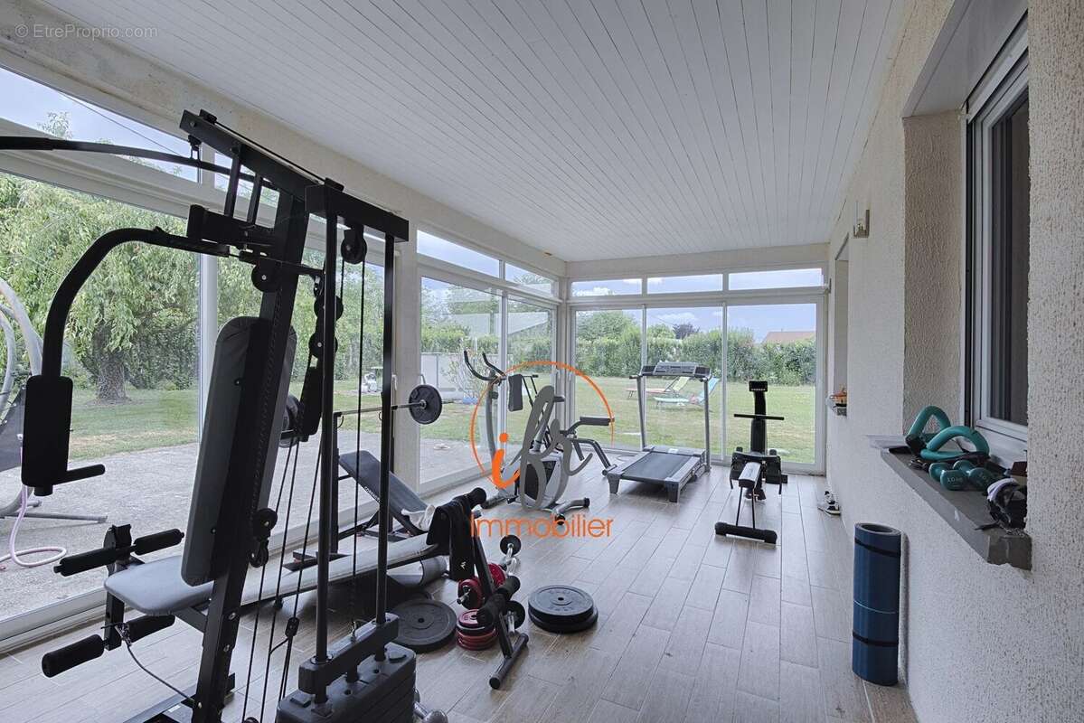 Maison 6 chambres idealement situee - photo 18
