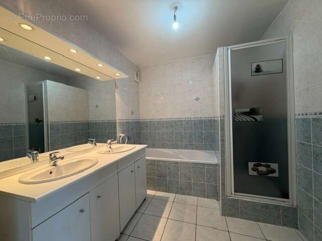 Appartement à ROCHE-LA-MOLIERE