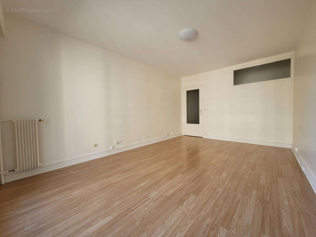 Appartement 28 m² à Paris-14e  - photo 4