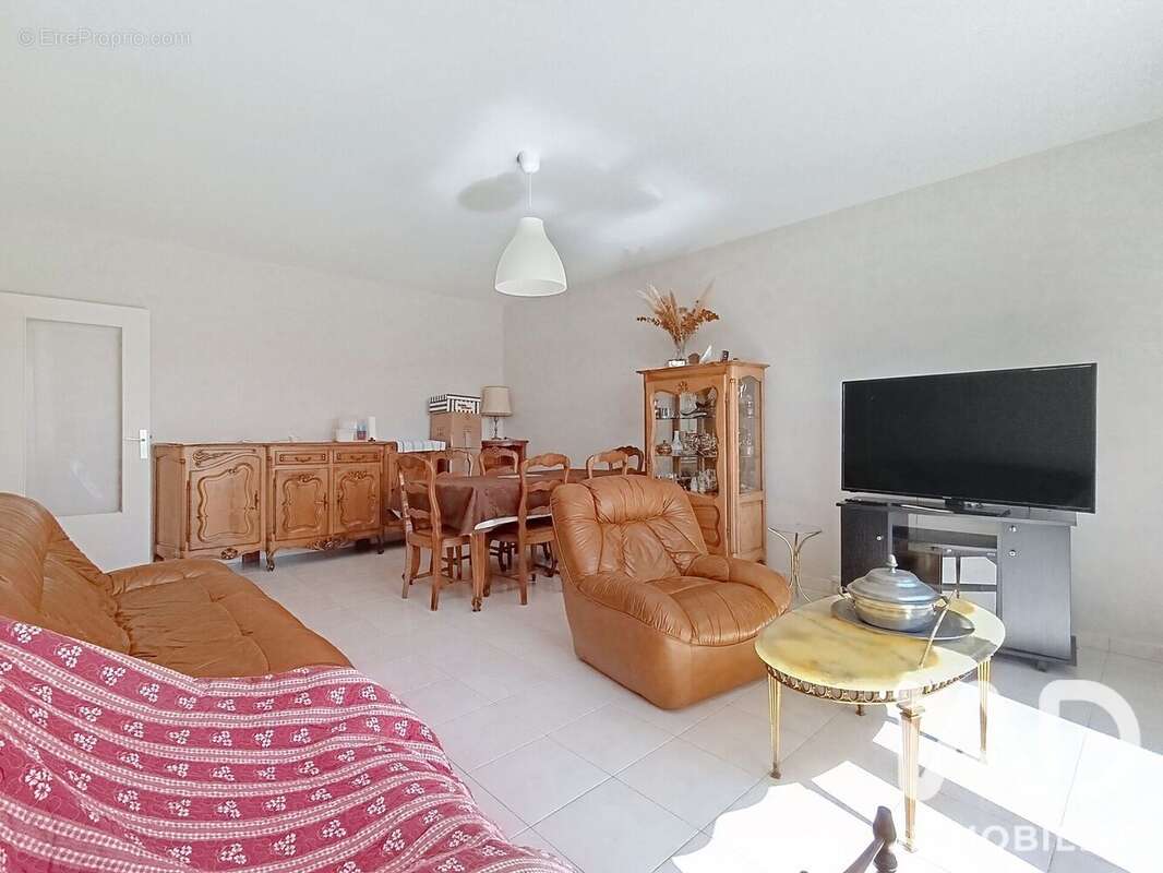Photo 2 - Appartement à LE PLESSIS-TREVISE