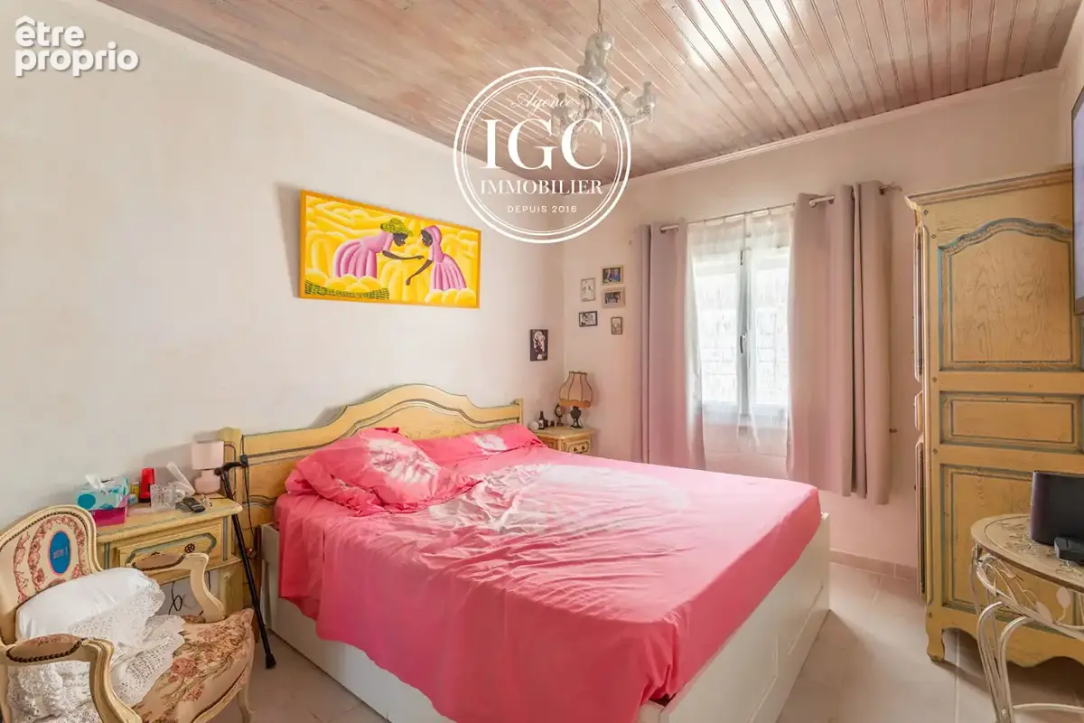 MAISON T5 + DEPENDANCE T1 - 126 m² sur parcelle de 311m² -- MARIGNANE - photo 9