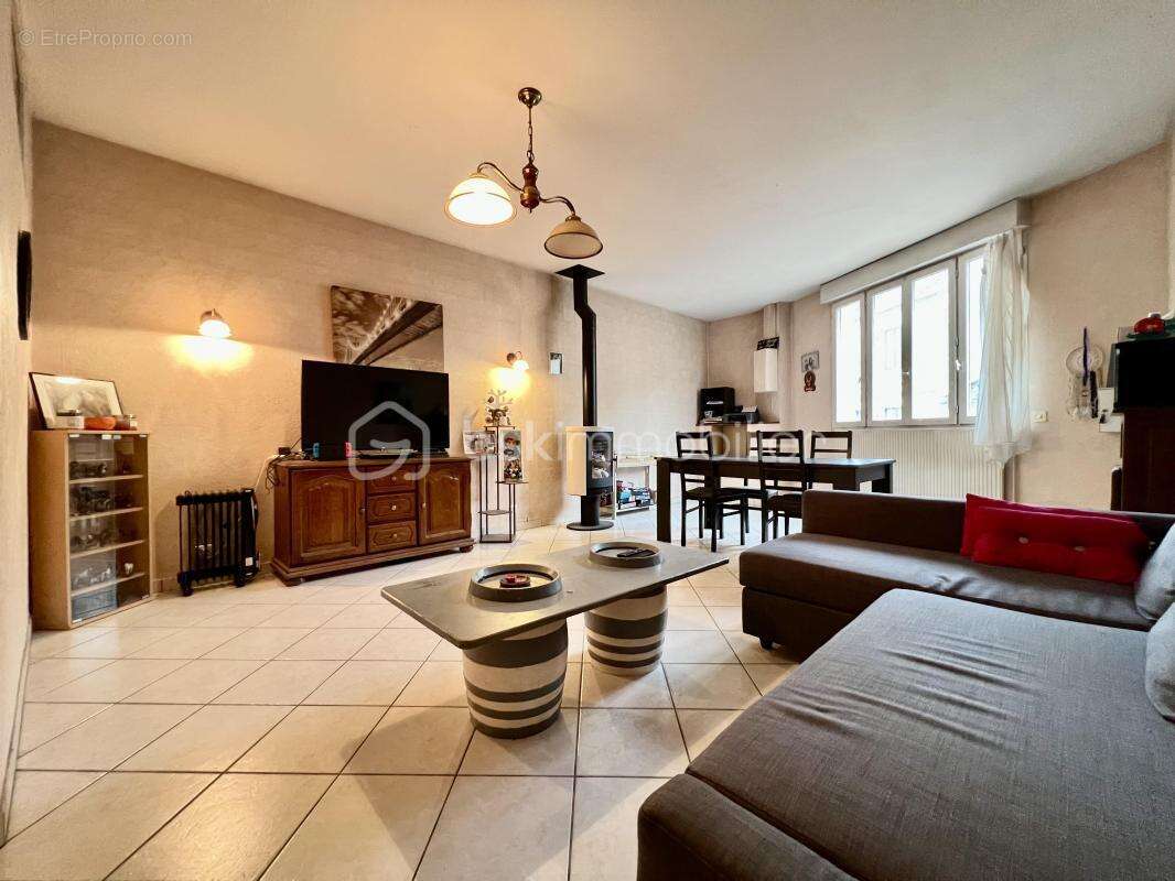 Maison à SAINT-BRIS-LE-VINEUX