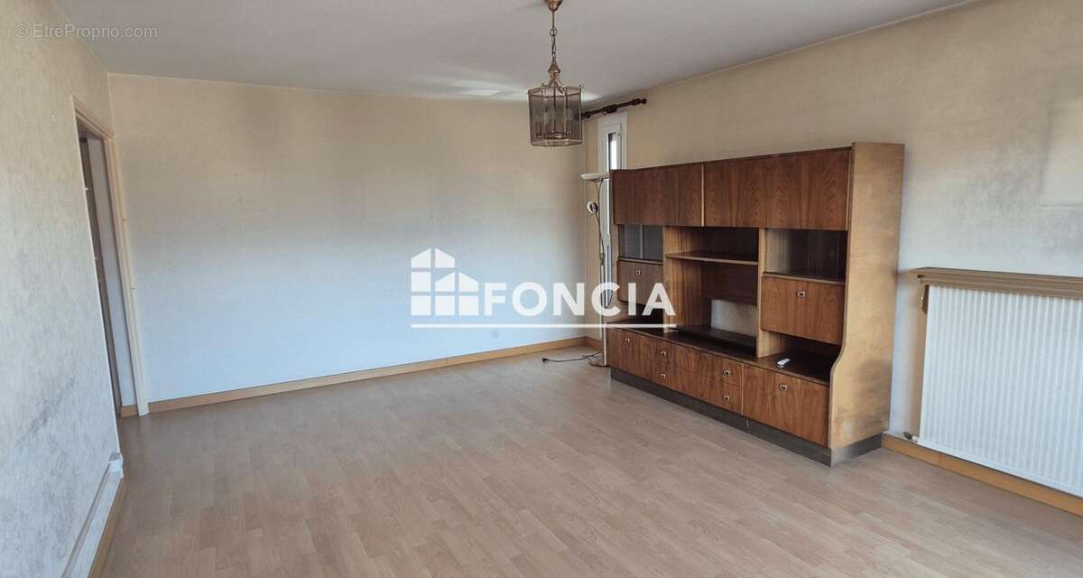 T3 69 m² dernier étage avec ascenseur, vue montagnes, balcon et garage – Échirolles - photo 5