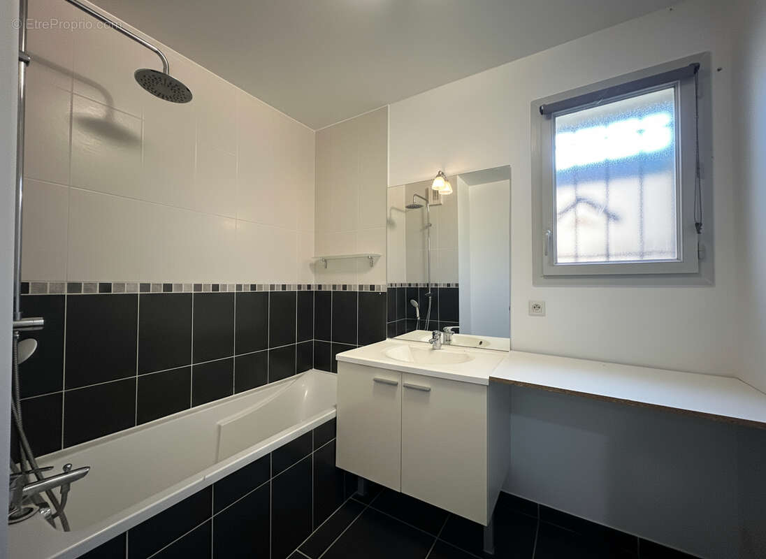 Appartement à MERY